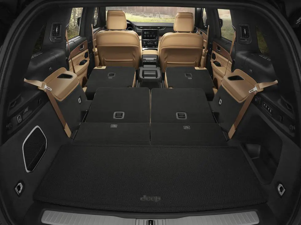 2021 Jeep Grand Cherokee L Summit Reserve: Seating & Cargo Areas