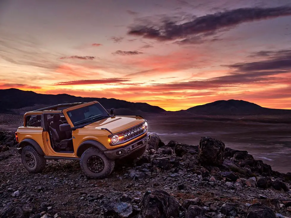 2021 Ford Bronco 2-door perched sunset