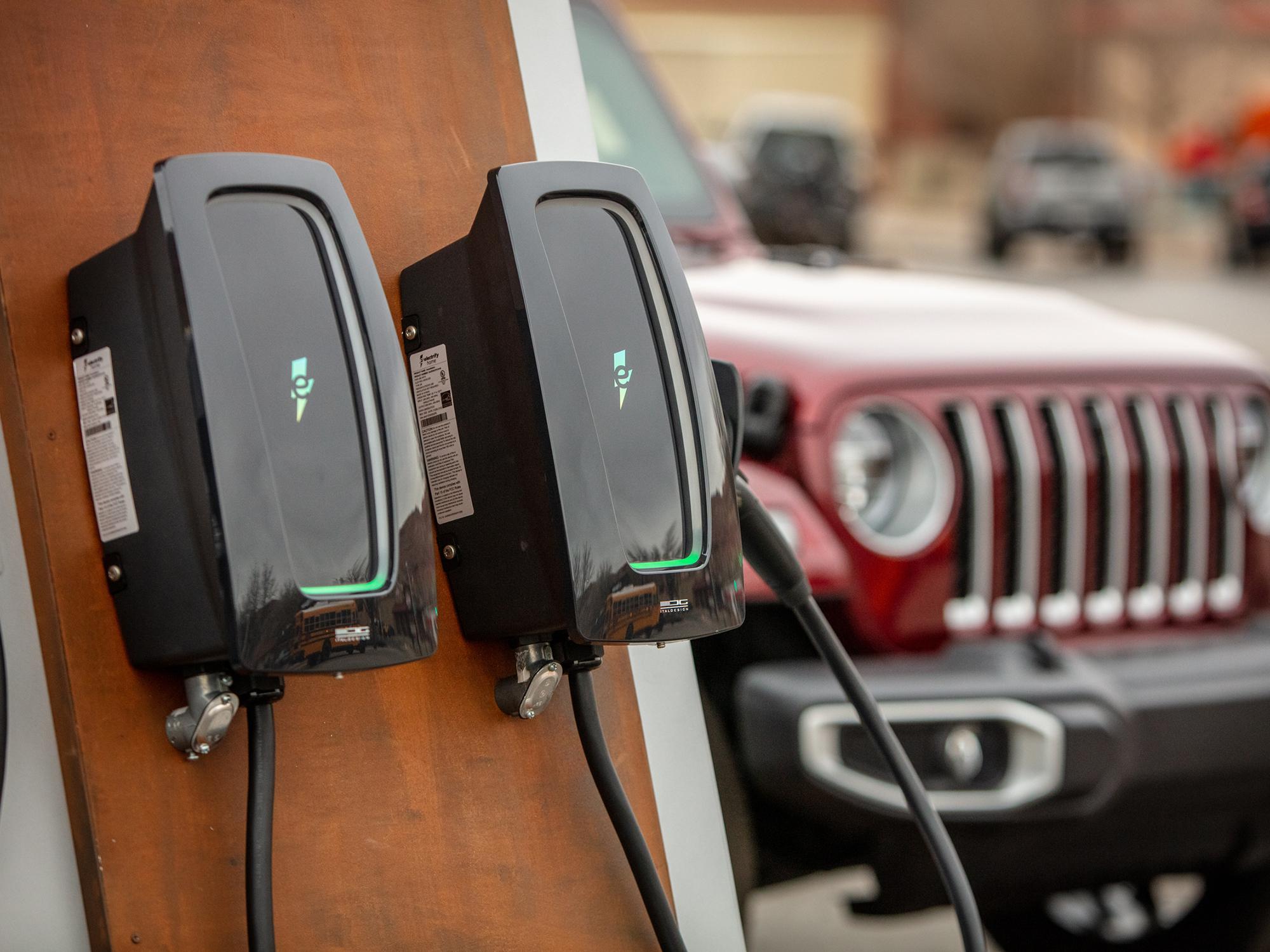 Jeep establishing 4xe Charging Network at trailheads in partnership with  Electrify America - Your Test Driver