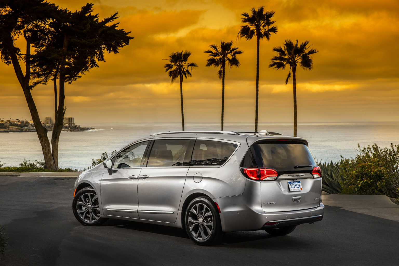 The 2020 Chrysler Pacifica retains much of what customers love for the 2020 model year.