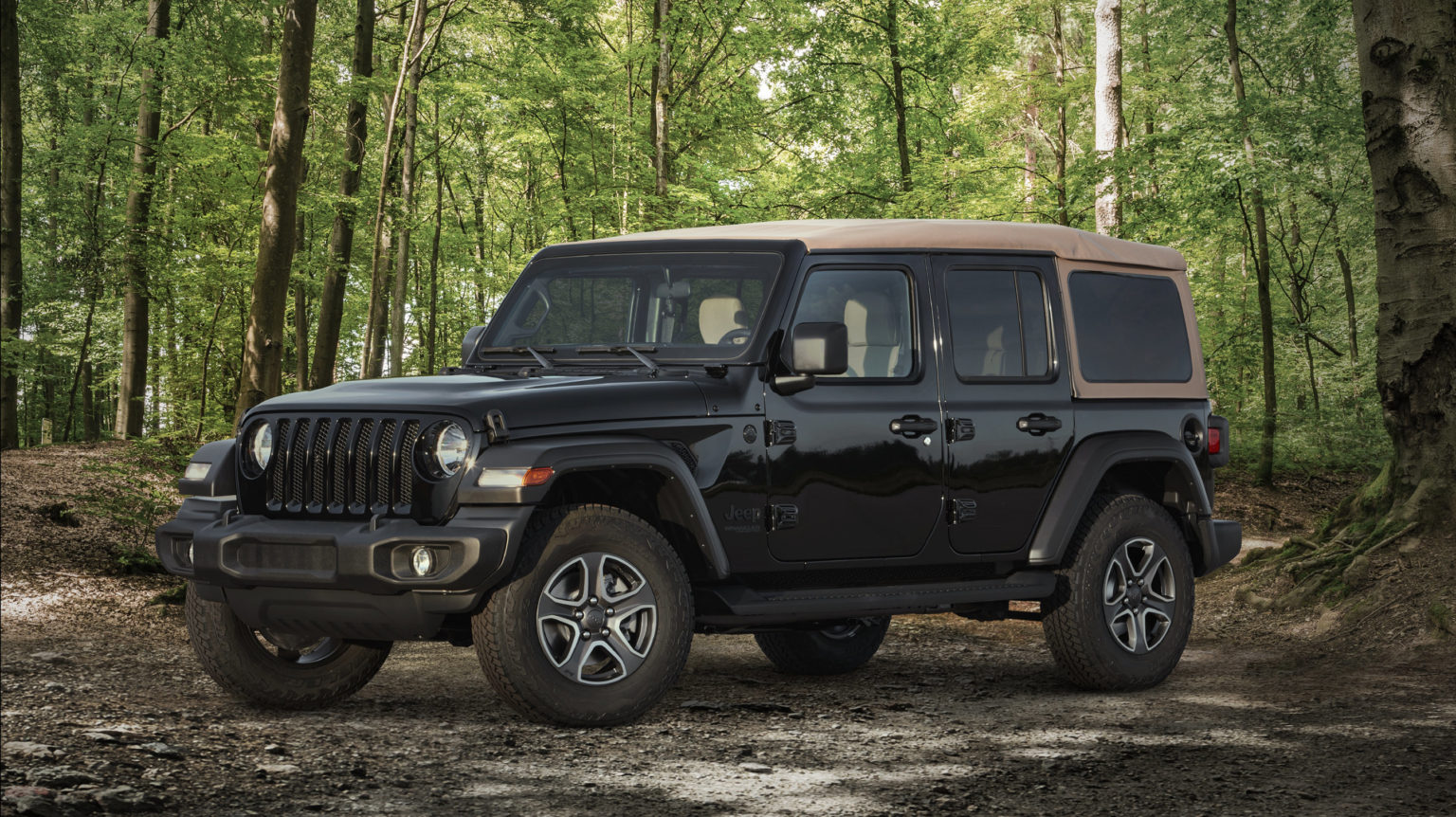 The 2020 Jeep Wrangler Black & Tan gives buyers a bit of heritage flair alongside modern tech.