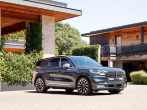 The Lincoln Aviator is regal looking but not great to drive or ride in.