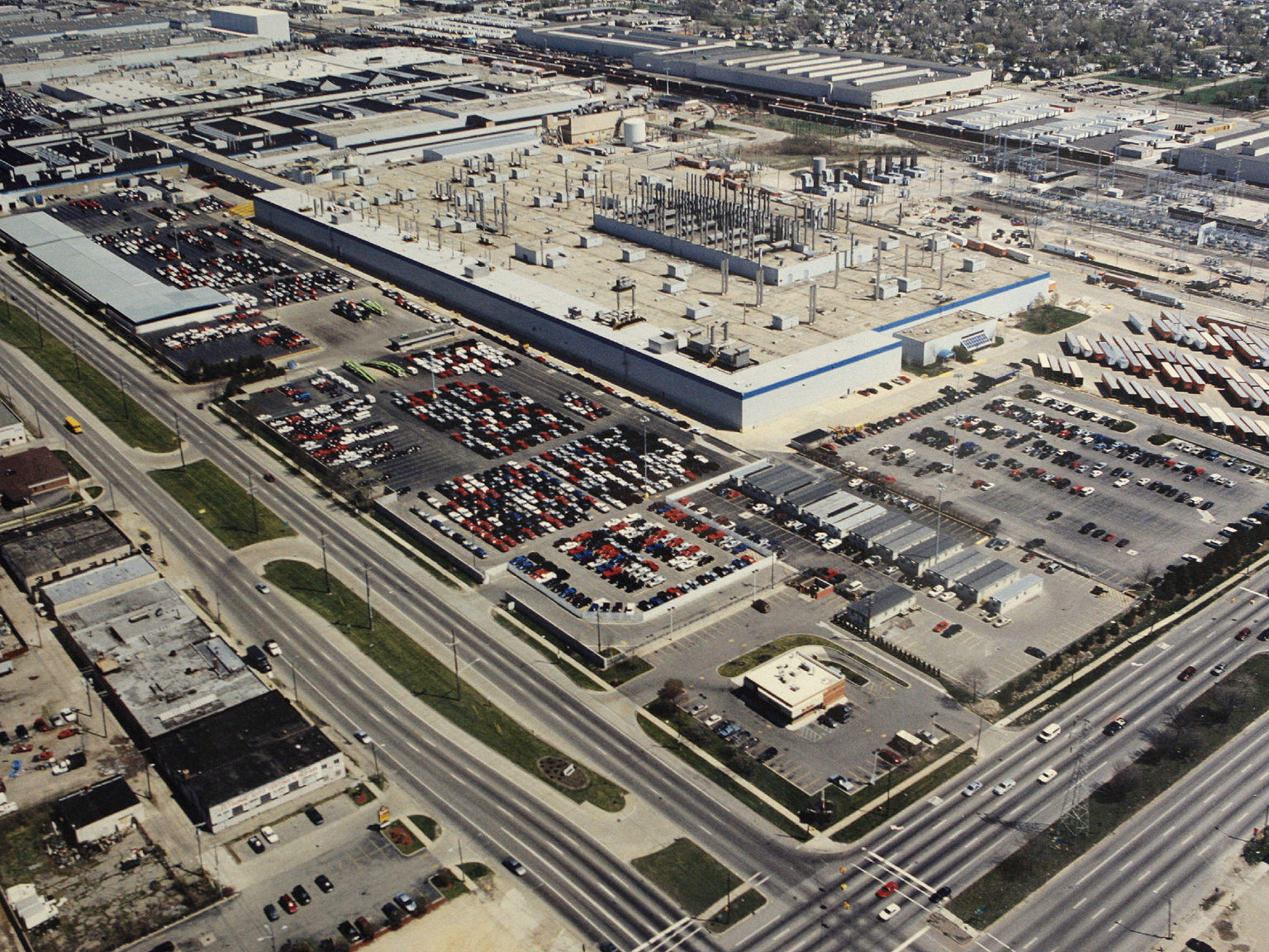 Aerial exterior view of the 3.3 million square-foot Chrysler Group's Warren Truck Assembly Plant (Mich.). The facility has been making trucks since 1938 and currently produces the Ram 1500.
