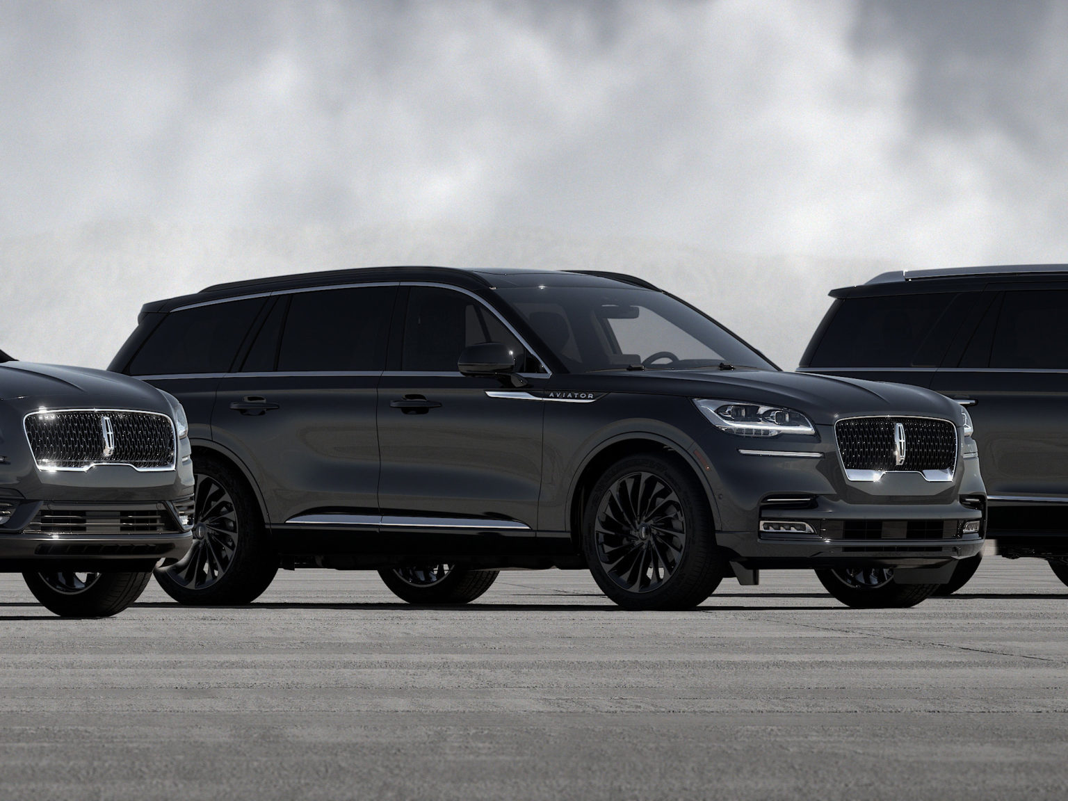Lincoln's Monochromatic Package is now available on the Aviator and other SUVs.