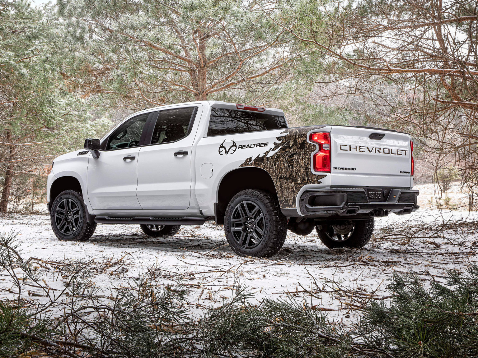 Chevy is once again selling a Silverado 1500 Realtree Edition.