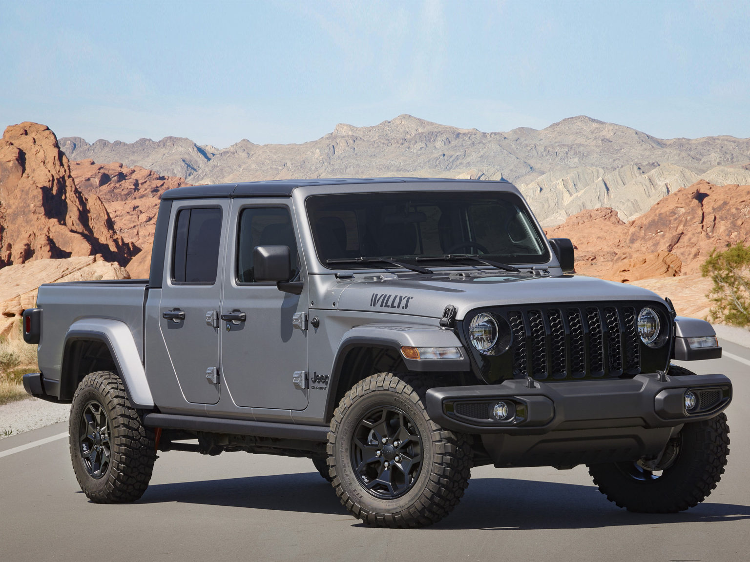 The Gladiator Willys offers off-roaders a way to get additional off-road prowess straight from the manufacturer without having to pay for a Rubicon model.