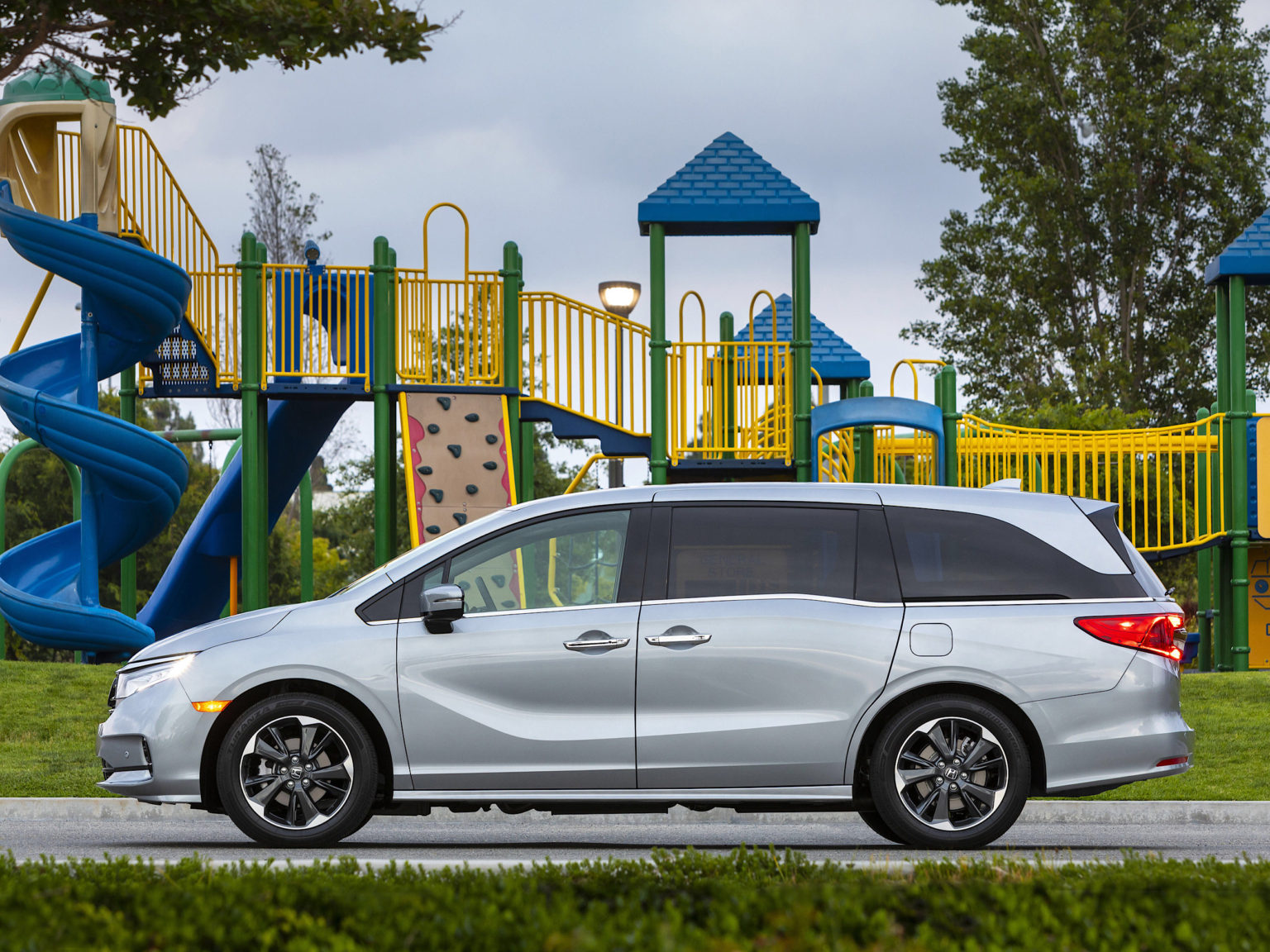 The Honda Odyssey took top honors in the Minivan category.