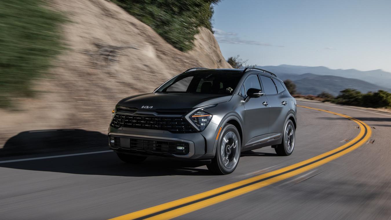 The 2023 Sportage PHEV will land late this year.