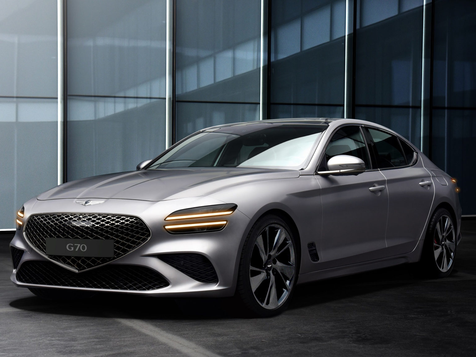 The Genesis G70 is getting familiar family styling for 2021.