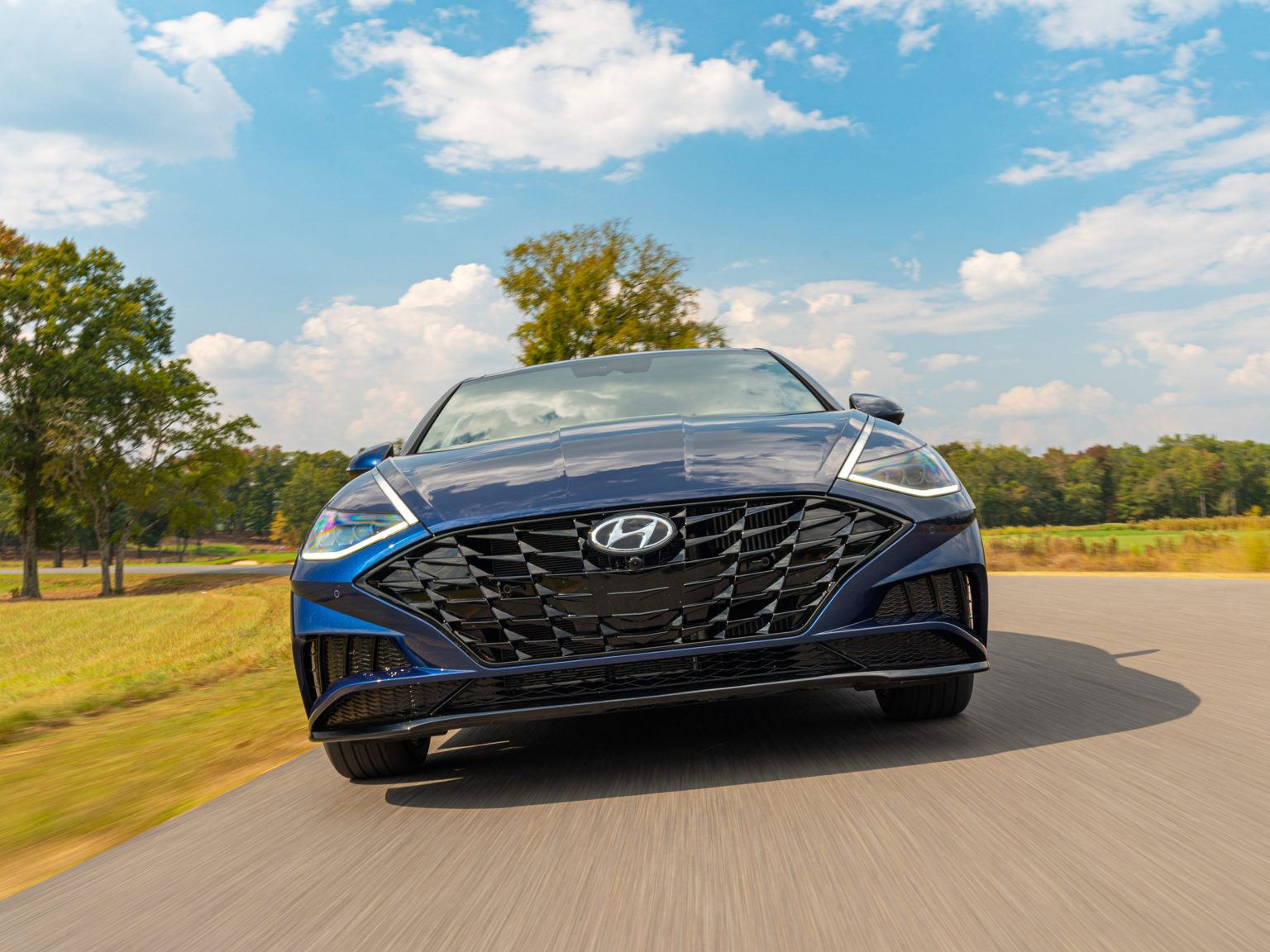 Hyundai is giving new car and SUV buyers a complementary maintenance plan with their purchase.
