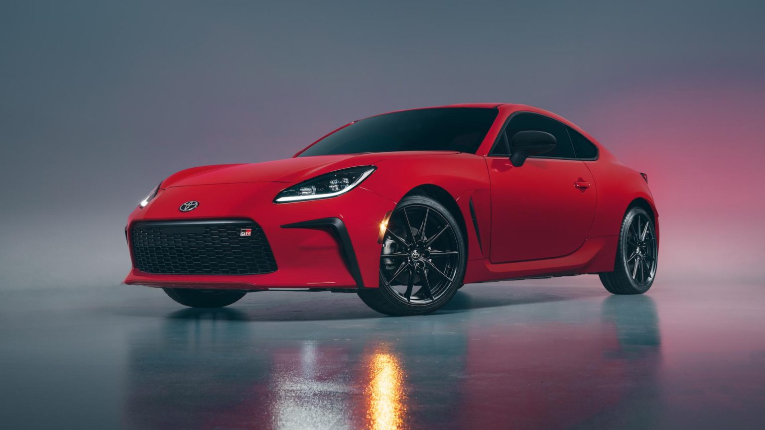 Toyota is giving its spunky 86 sports car a makeover for 2022.