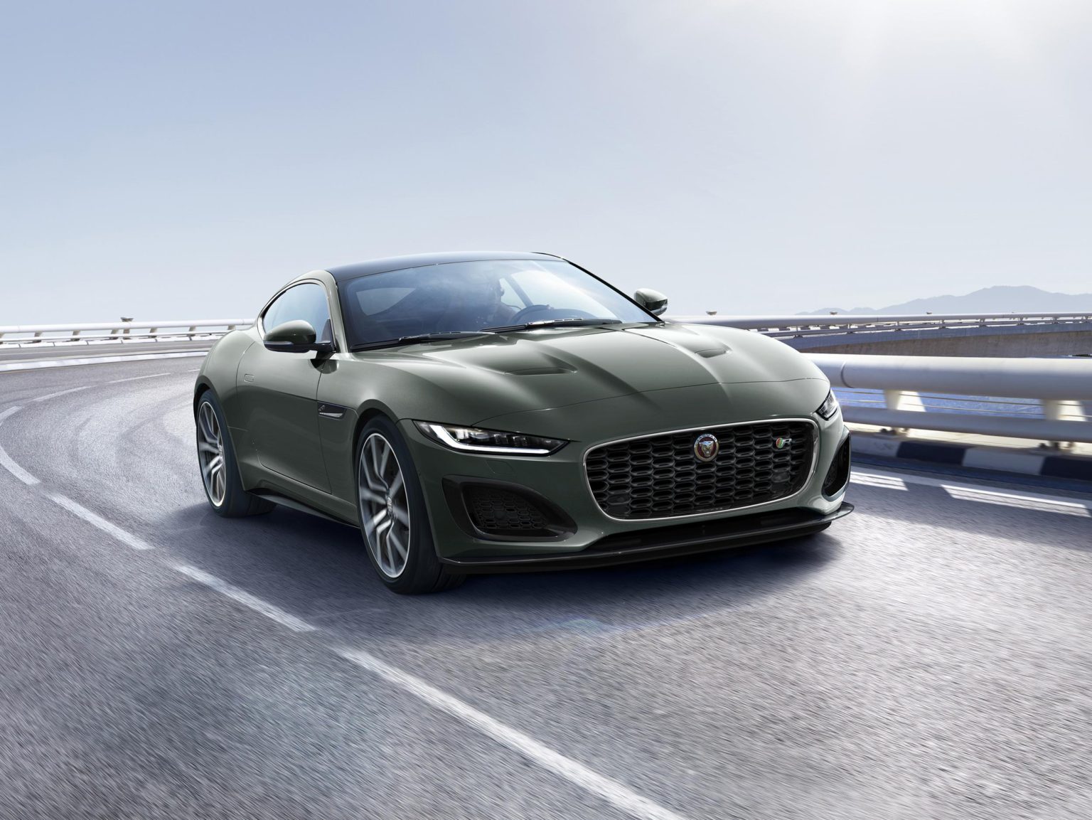 The 2021 Jaguar F-Type Heritage 60 Edition commemorates the 60th birthday of the E-type.