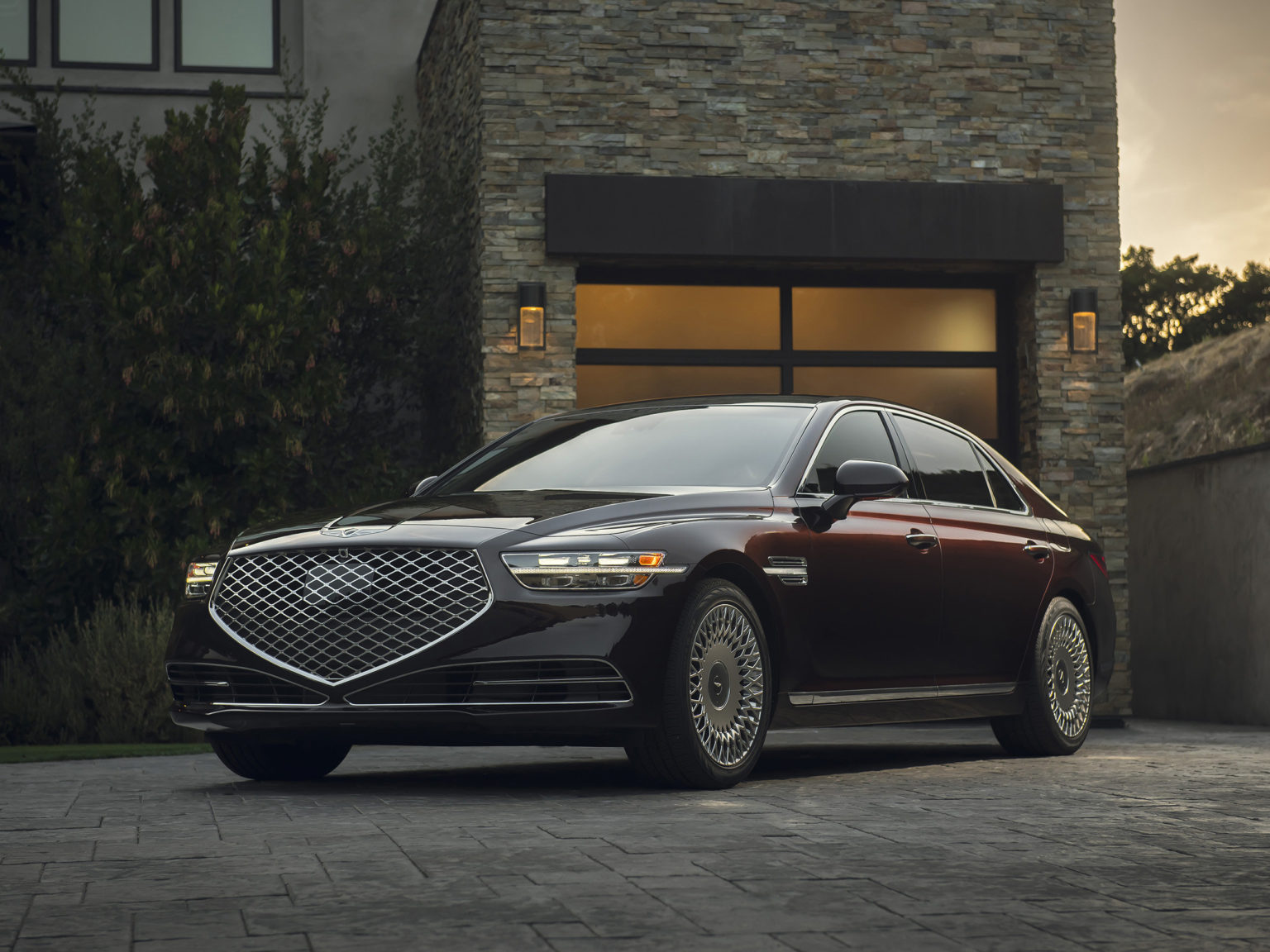 The Genesis G90 has gotten a fresh face and interior enhancementns for the 2020 model year.