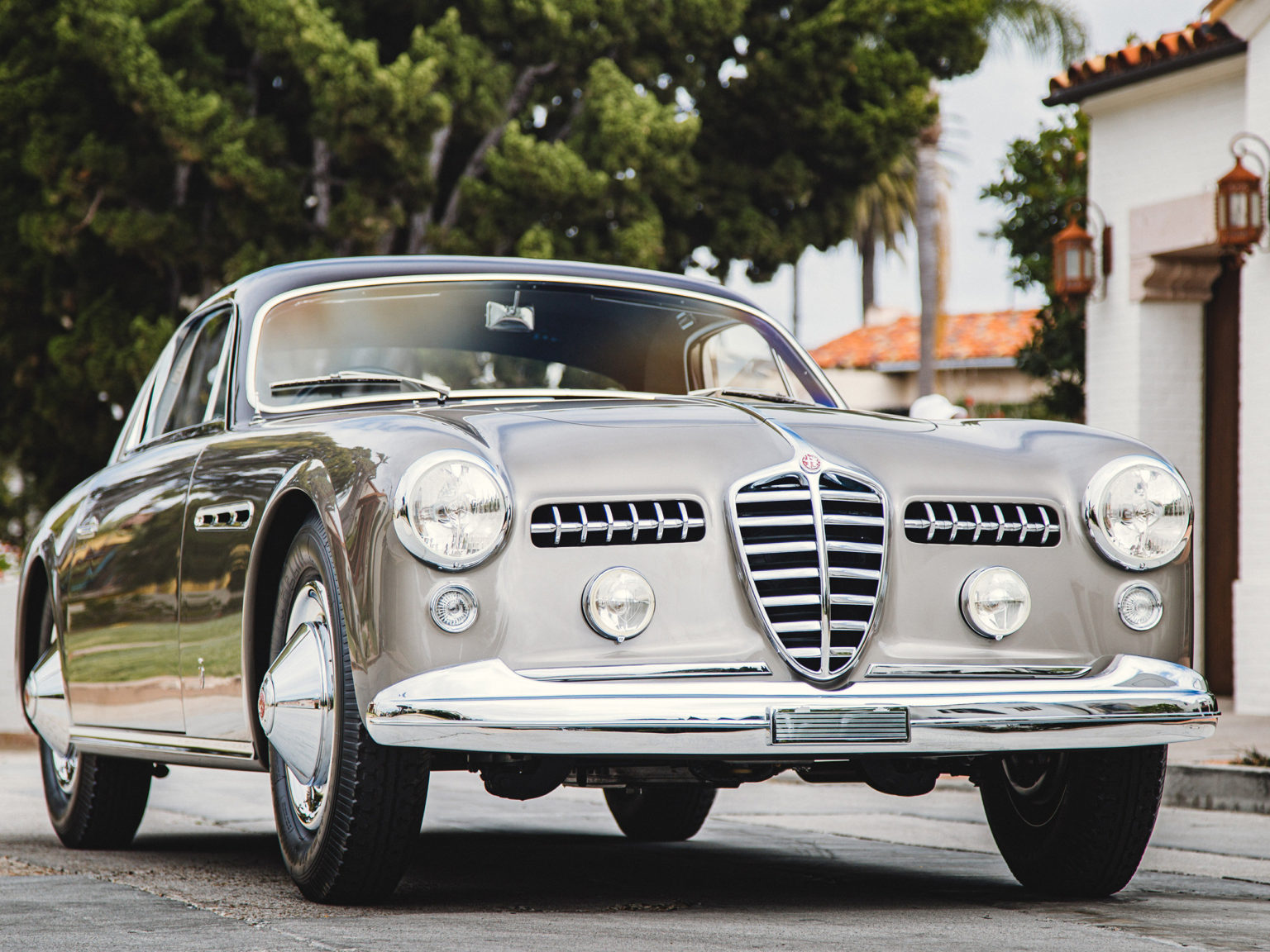 Two unique Alfa Romeos will be displayed at the Concours d'Elegance in September.