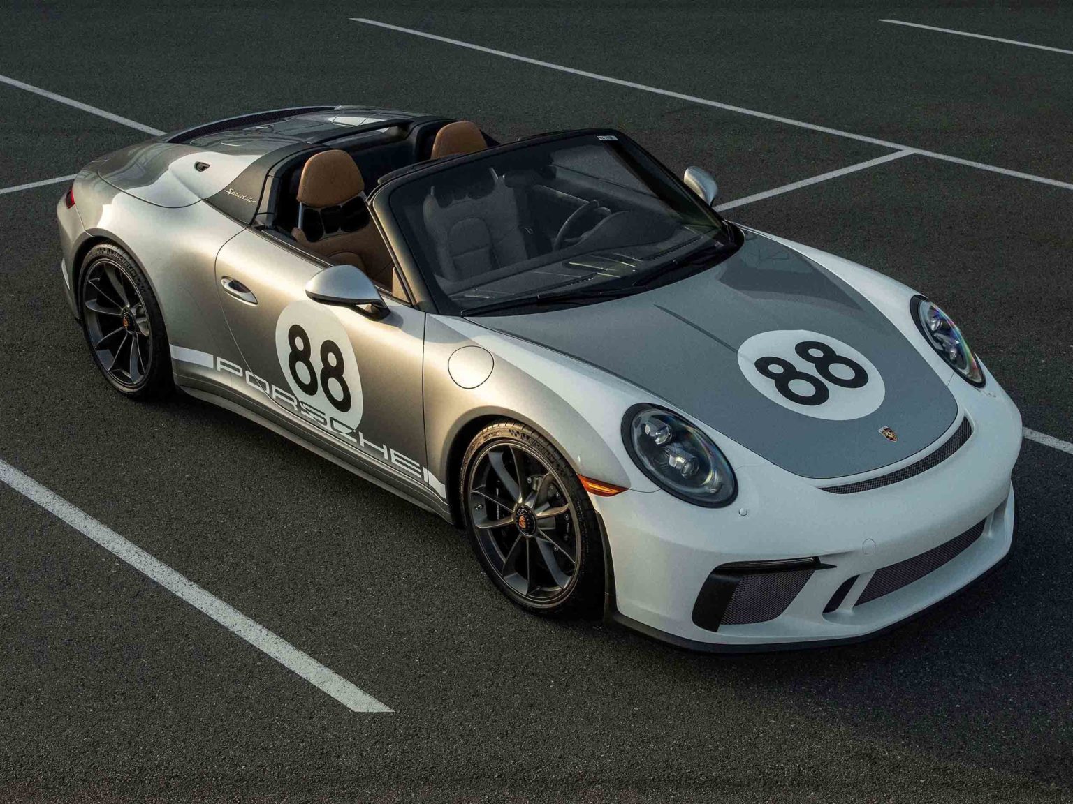 The final Porsche 911 (991) has been auctioned for charity.